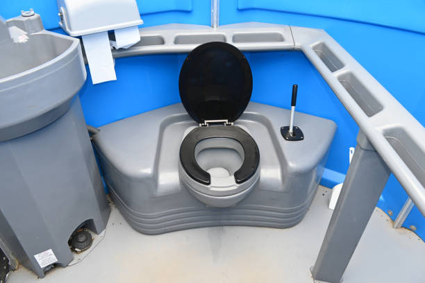 Best Porta potty delivery and setup  in Paris, MO